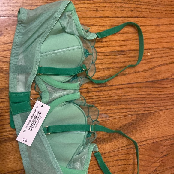 Adore me St. Patrick’s day bra - Picture 3 of 3